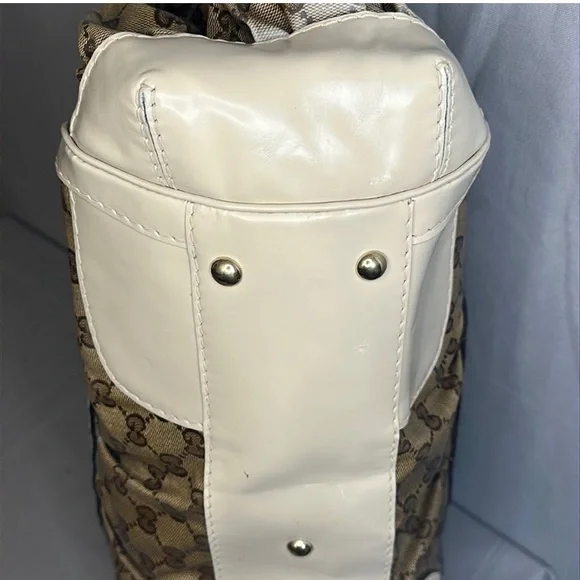 GUCCI Only Used Once! Large Monogram Tote Dust Bag Included - Picture 5 of 13